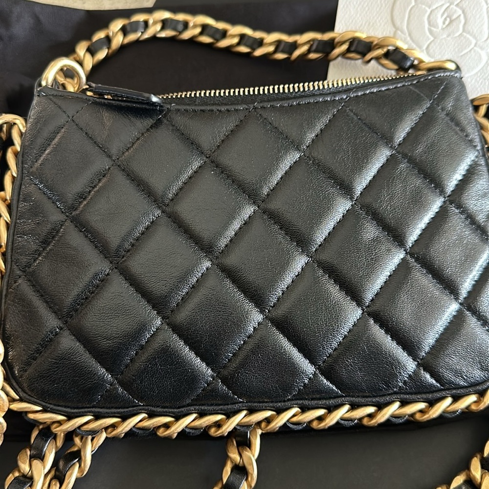 Chanel handbag - Picture 14 of 17